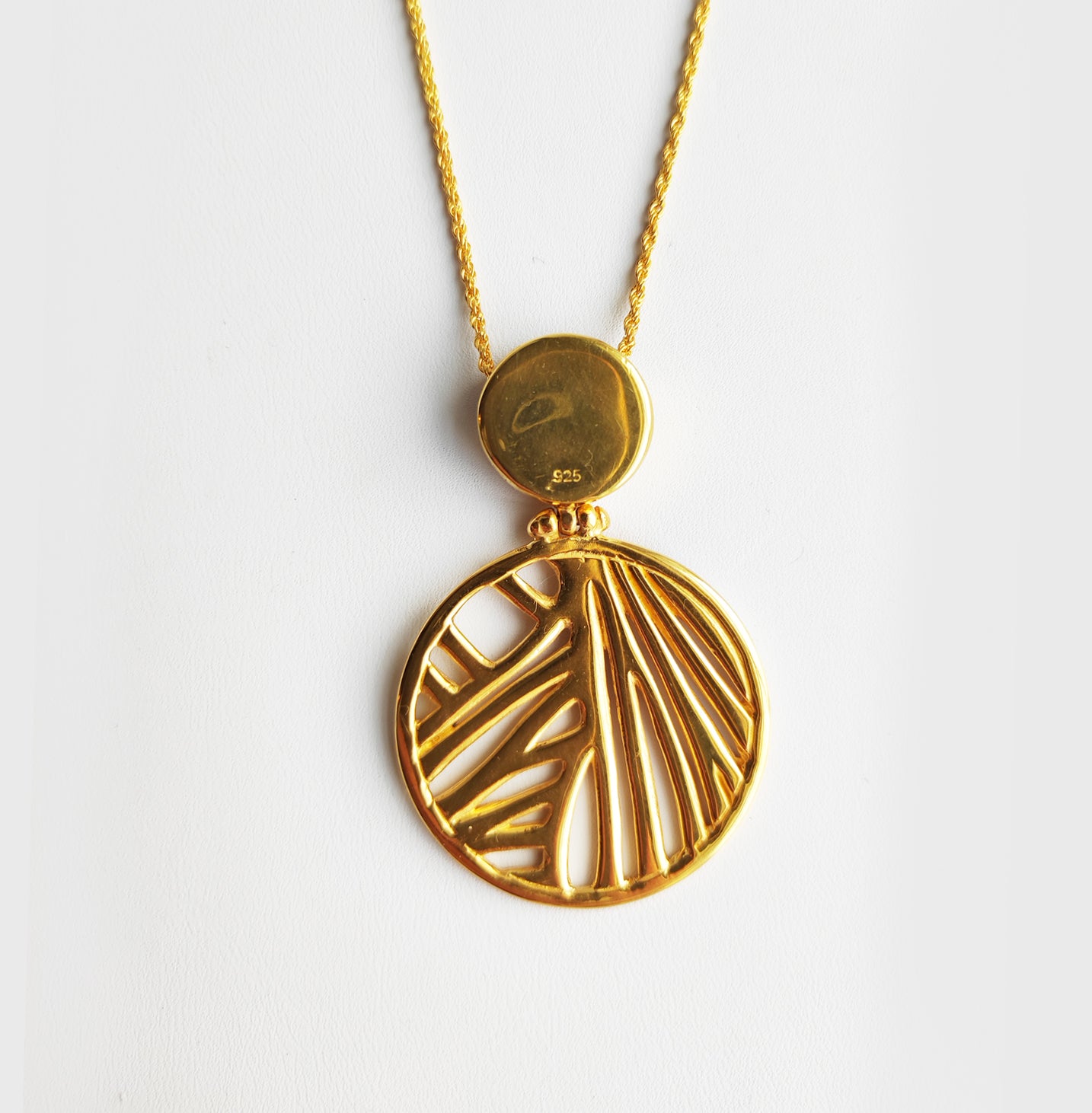Cala Gold Pendulum Necklace