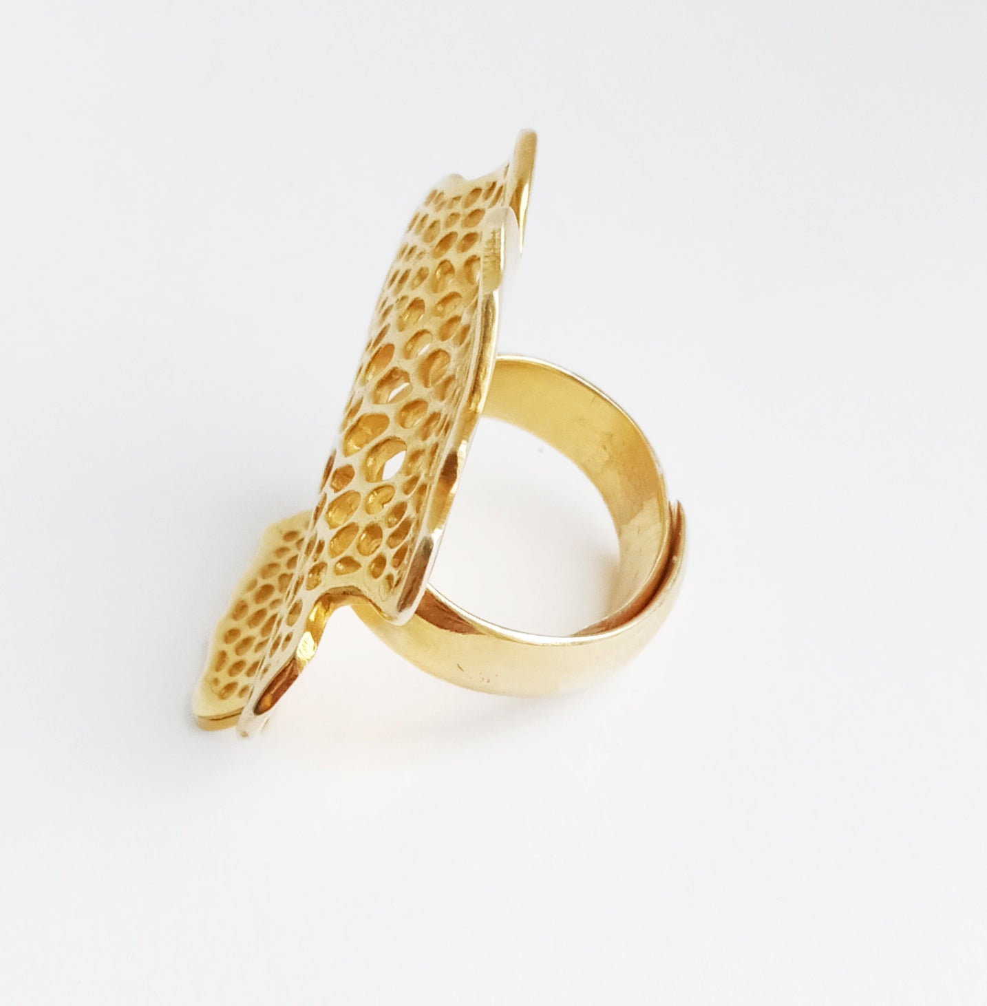 Labyrinth Gold Coral Wave Ring